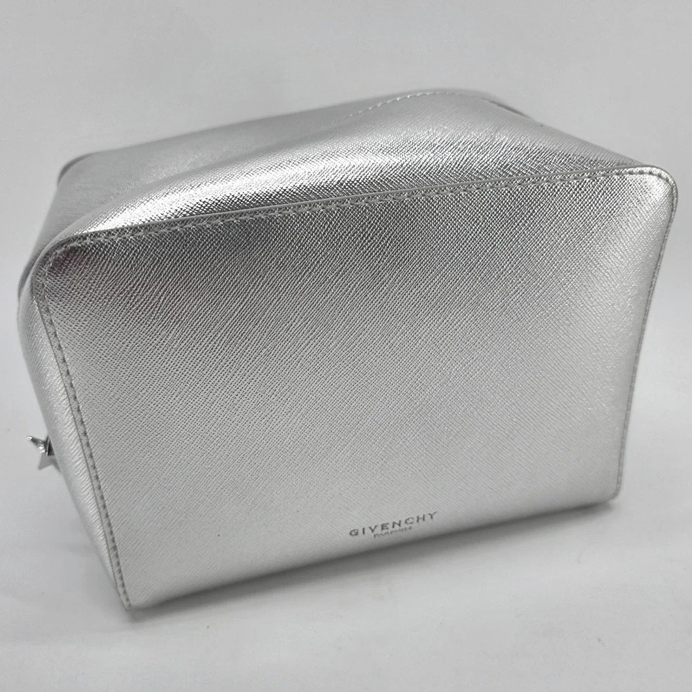 Givenchy Parfums Cosmetic Bag Silver Metallic Star Zipper Travel Makeup Cube‎